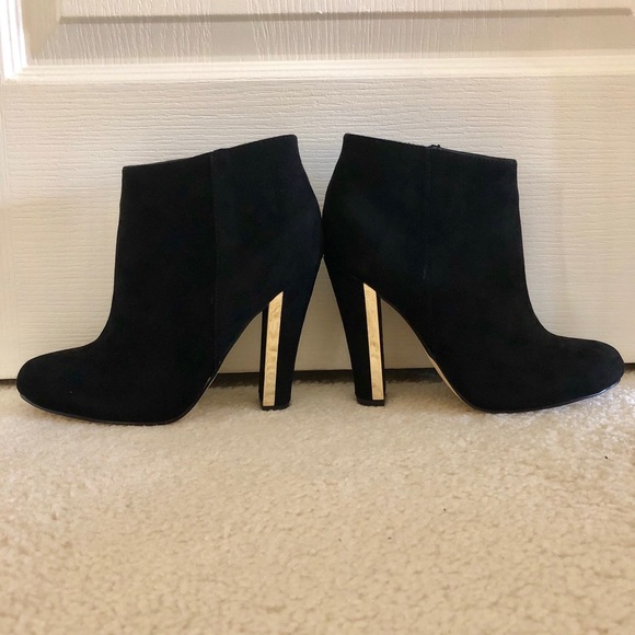 Call it Spring Love Larwen Black Heeled Booties - Picture 1 of 2